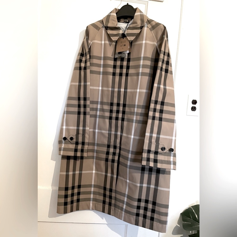 Authentic Burberry Clarebury Trench Coat